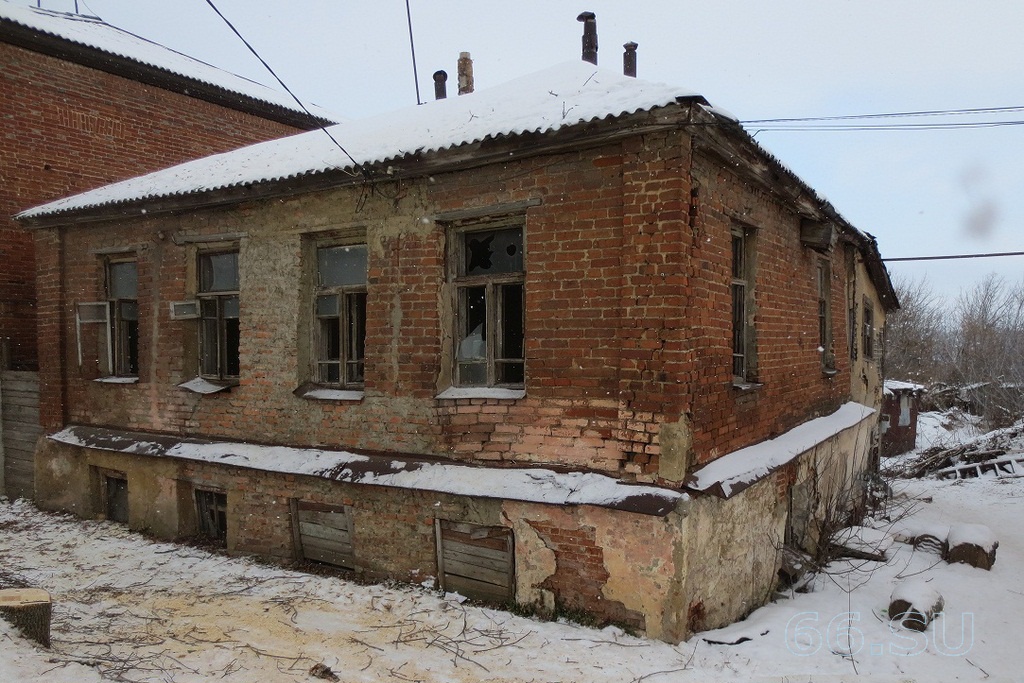 Расселение ветхого жилья в Свердловской области провалено