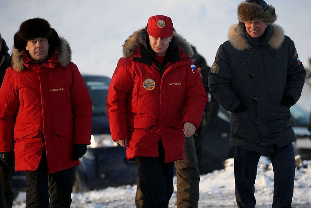 Путин в аляске куртке фото
