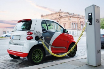 Скоро в Екатеринбурге можно будет купить электромобиль: дилерский центр откроется летом 2016 года