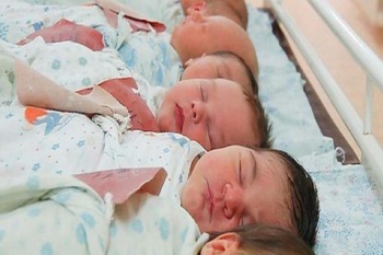 Екатеринбург стал лидером по рождаемости в России