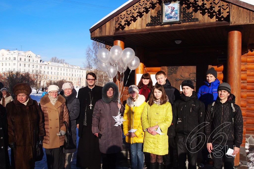 У храма Святого Георгия Победоносца